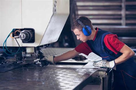 how much does metal fabricator make|what do sheet metal workers.